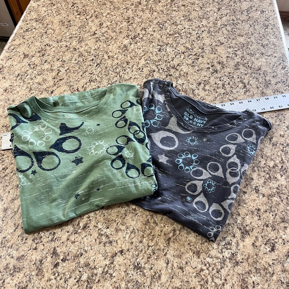 2 Old Navy floral Graphic Tee bundle lot xxl
